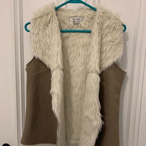 Au Lieu Tan and Cream Faux fur vest small - Picture 1 of 3